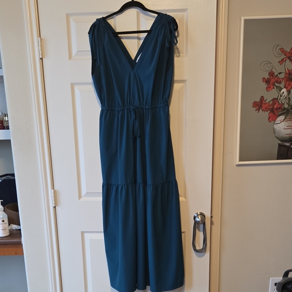 Sleeveless V-Neck Teal Maxi Dress